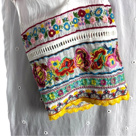 JOHNNY WAS EMBROIDERED EYELET BOHO PULLOVER TUNIC TOP - Picture 11 of 16